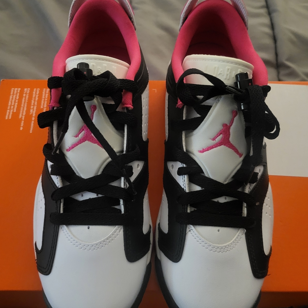 Jordan Women's Black and Pink Sneakers